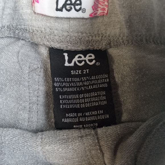 Girl shorts bundle 2 pairs 2T Toddler - Picture 3 of 5